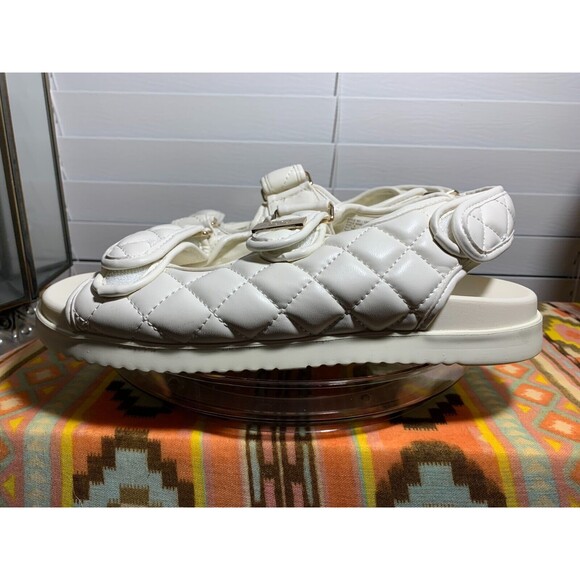 Calia by Carrie Underwood 9 Puffer Quilt Hook & Loop Adjustable Sandals White - Picture 4 of 11